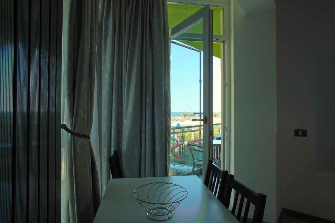 Isabelle Apartament Alezzi Beach Resort Mamaia Nord Năvodari Extérieur photo